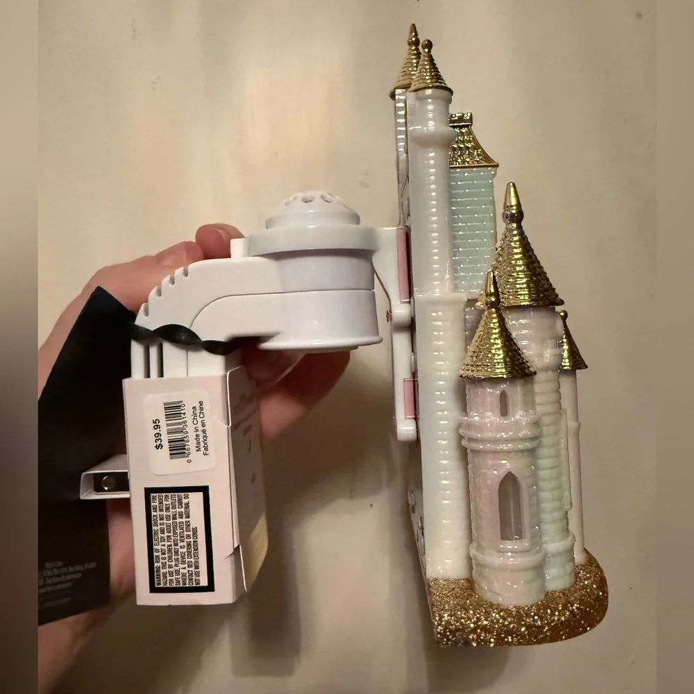Disney Princess Castle Projector - Bath & Body Works Limited Edition - New! 🏰 ⭐️ - Picture 2 of 3